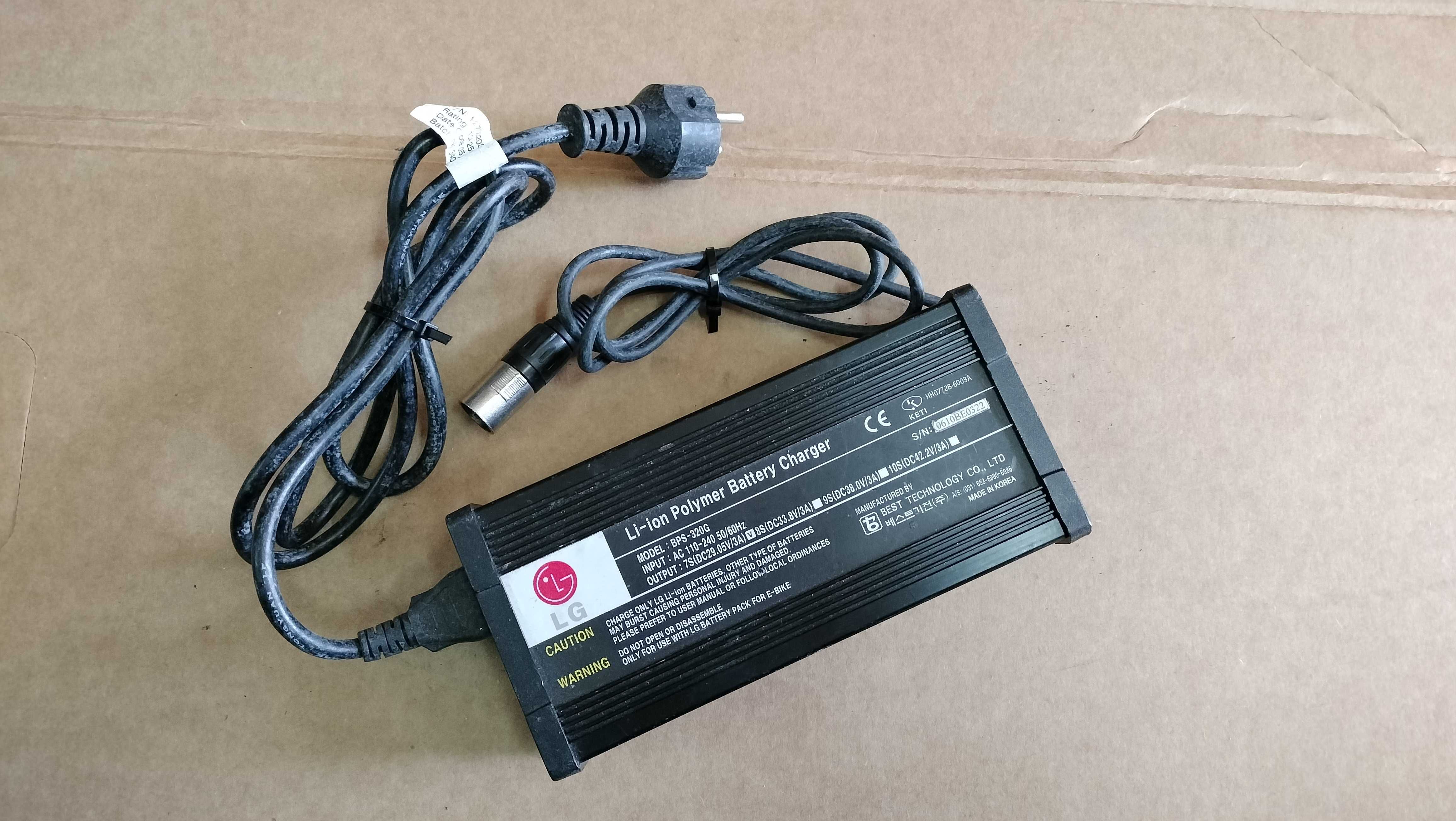 Ładowarka rowerowy 33,8V 3A / 4 piny