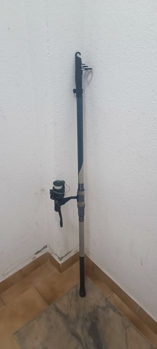 Cana de pesca com carreto