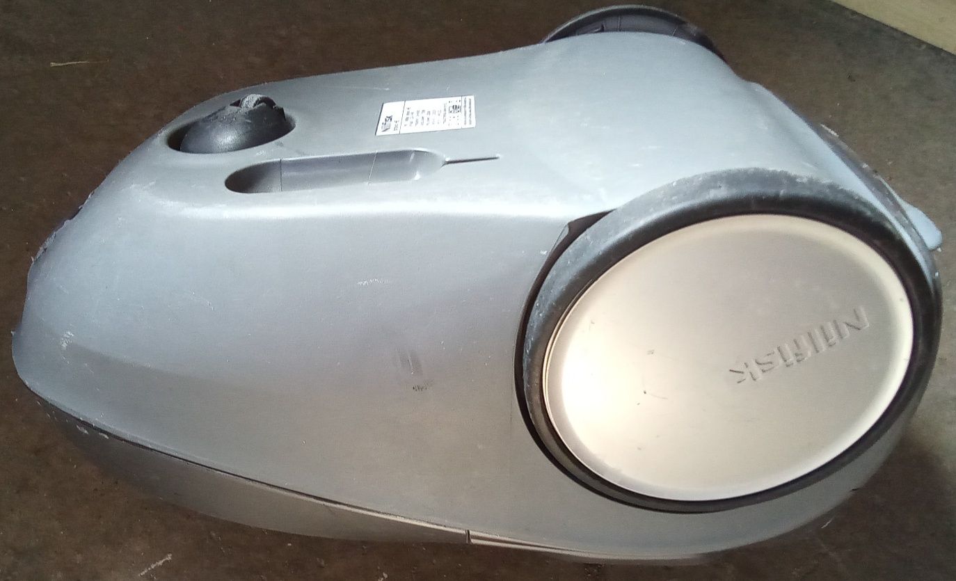 Nilfisk Bravo HE odkurzacz 2000 W profesjonalny