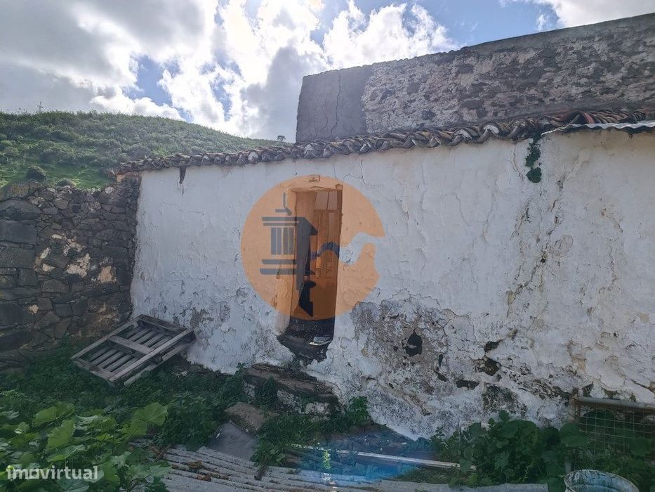 Terreno Com 85.380 M2 - Com Ruinas - Poço Com Água - Possibilidade ...