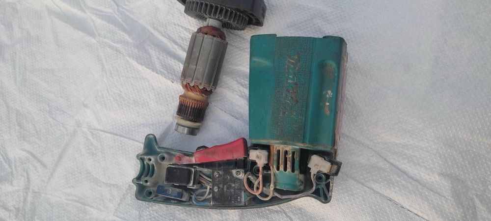 HR2400 Макита - Запчасти - Makita