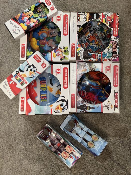 Набір дитячого посуду і прибори наявність на фото