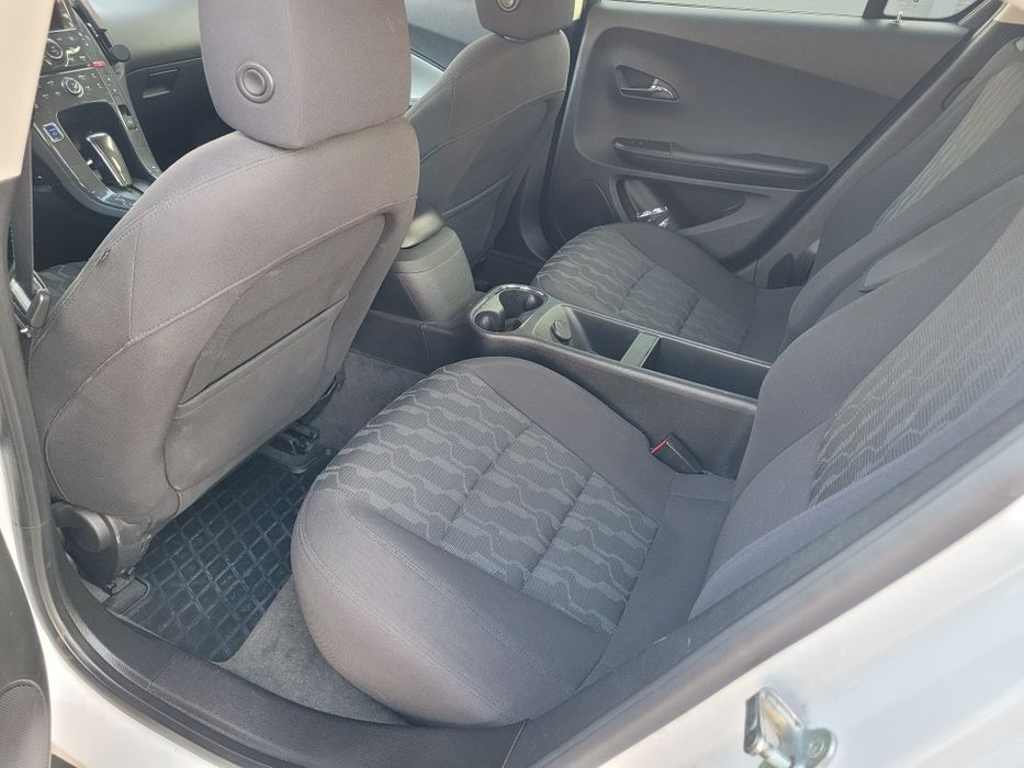 Підзаряжаємий гібрид ШЕВРОЛЕ VOLT