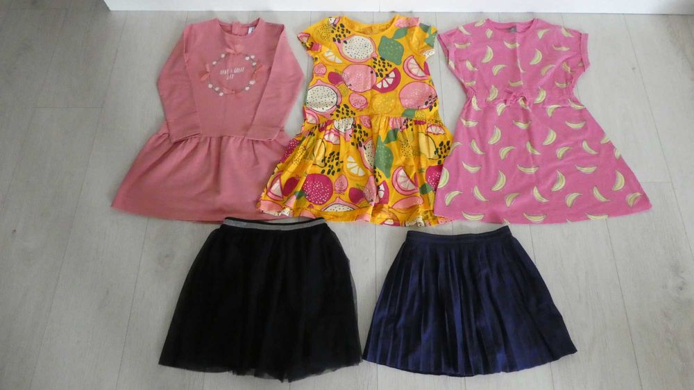 Ubranka dziewczęce rozmiar 128