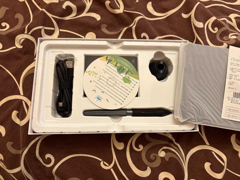 Графічний планшет Huion H640P