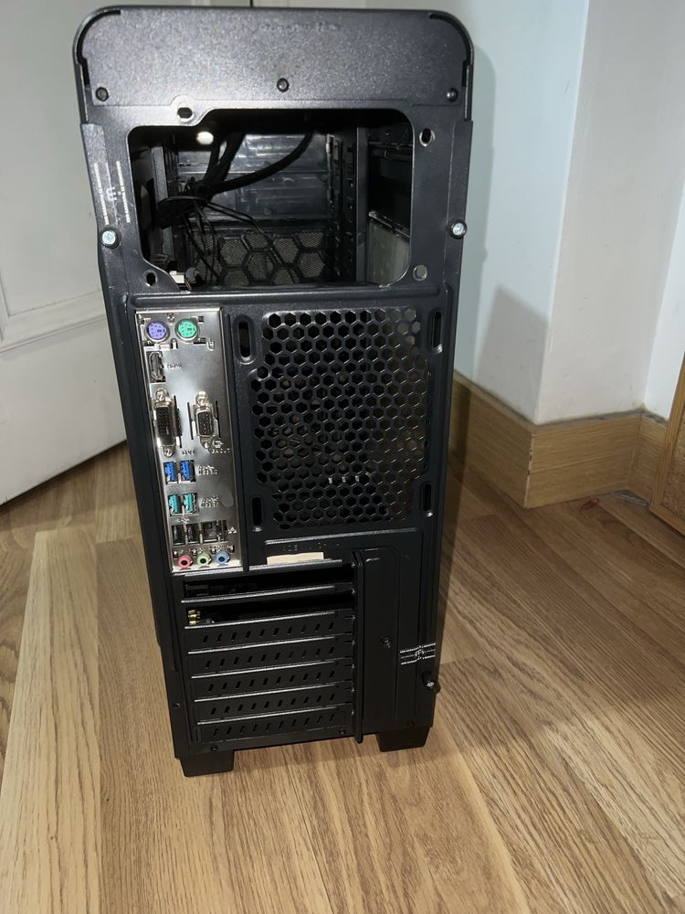 Caixa pc desktop com motherboard