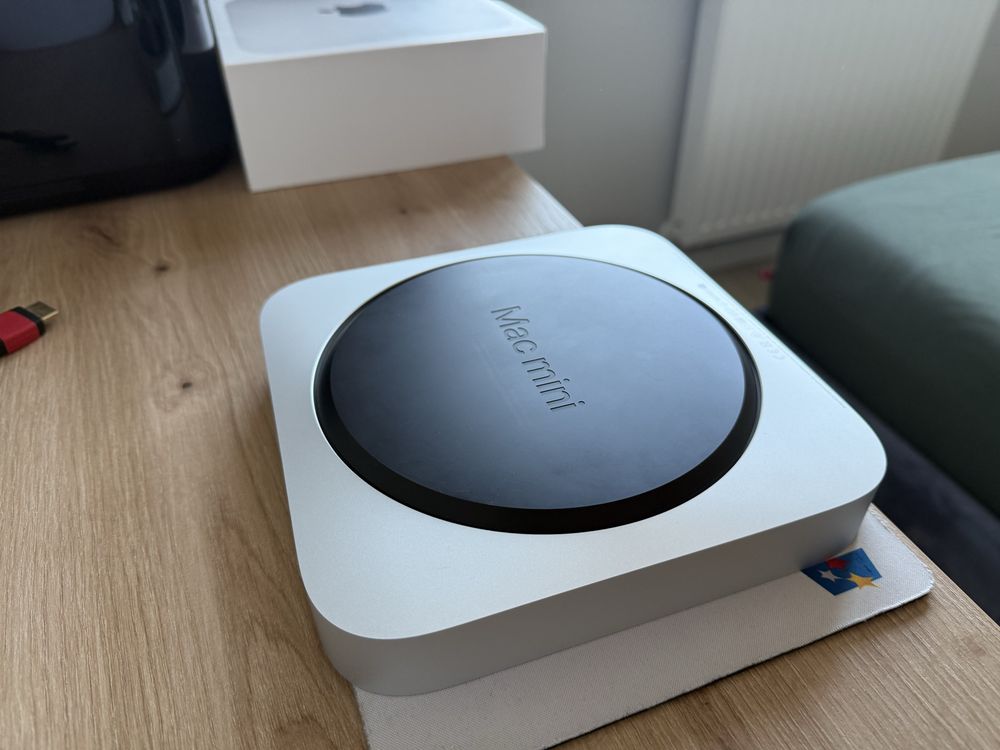 Komputer Mac Mini z procesorem M1 A2348