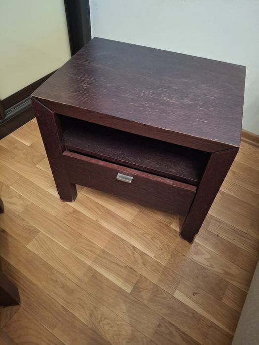Szafki nocne z litego drewna po 100zl