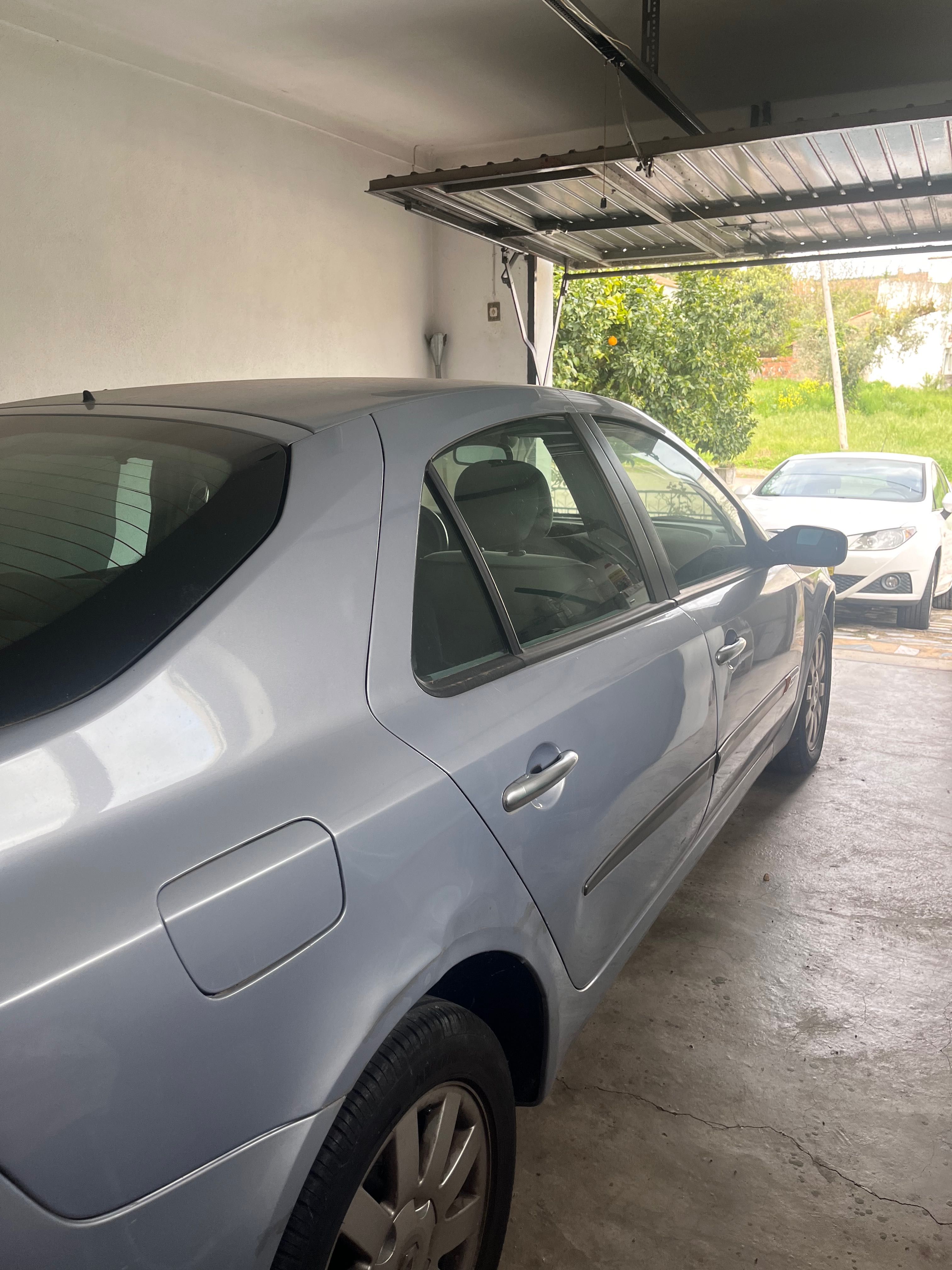 Carro Renault Laguna