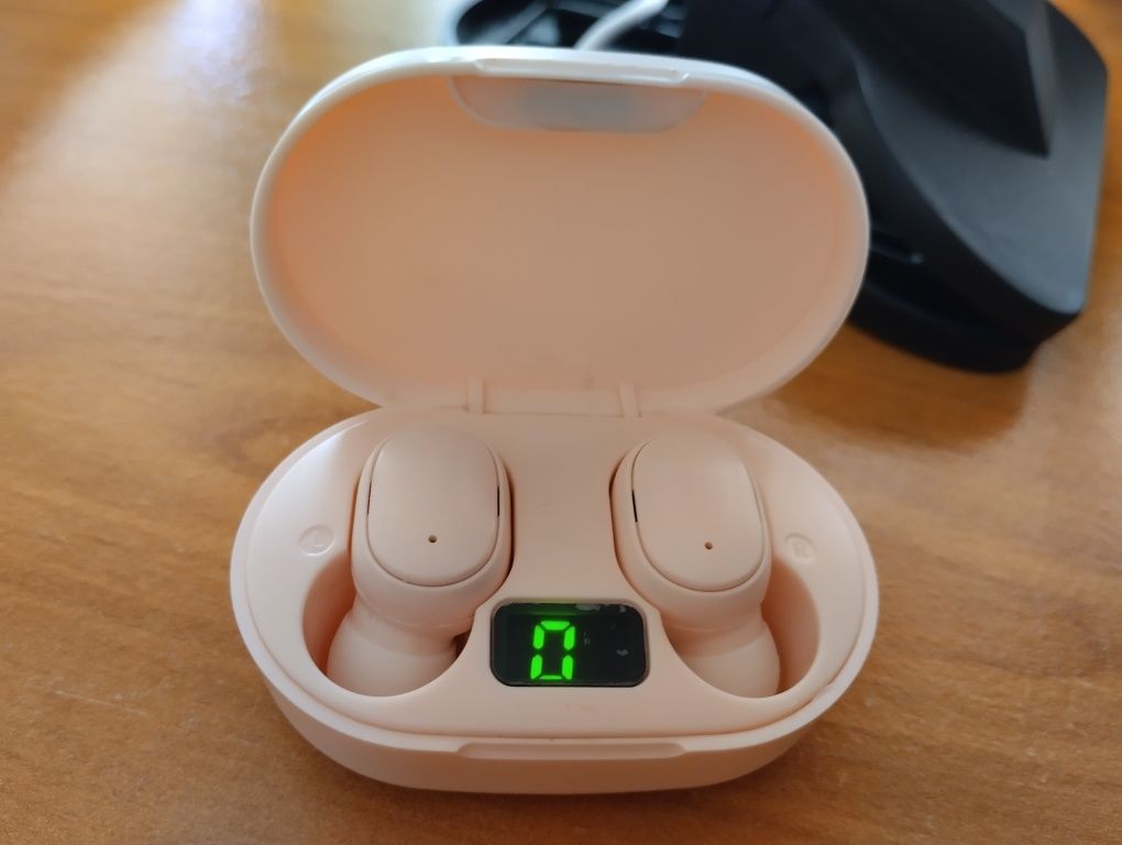 Auriculares E7S bluetooth Fones cor de rosa .para peças Usados