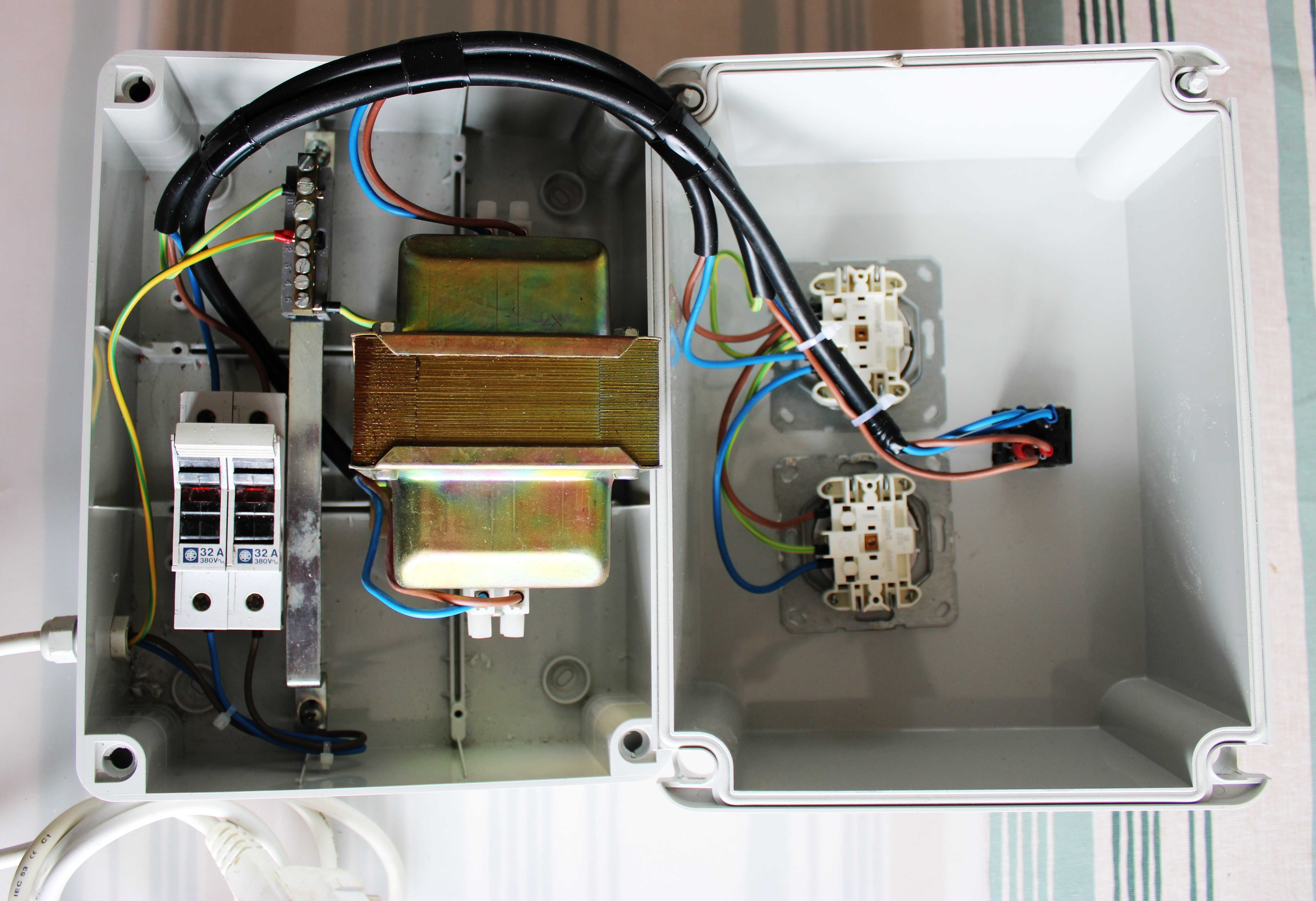 Transformador 220V - 2X  110V