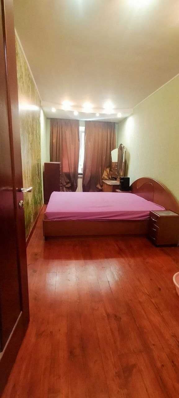 Продажа Трёхкомнатной Квартиры пр. Богдана Хмельницкого, 2эт/5эт дома