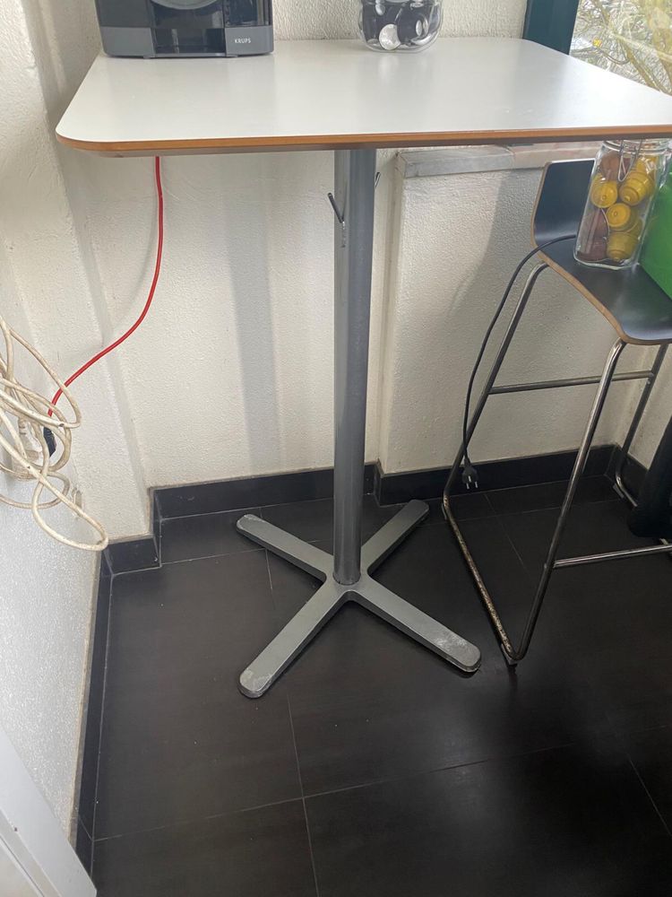 Mesa e cadeiras cozinha