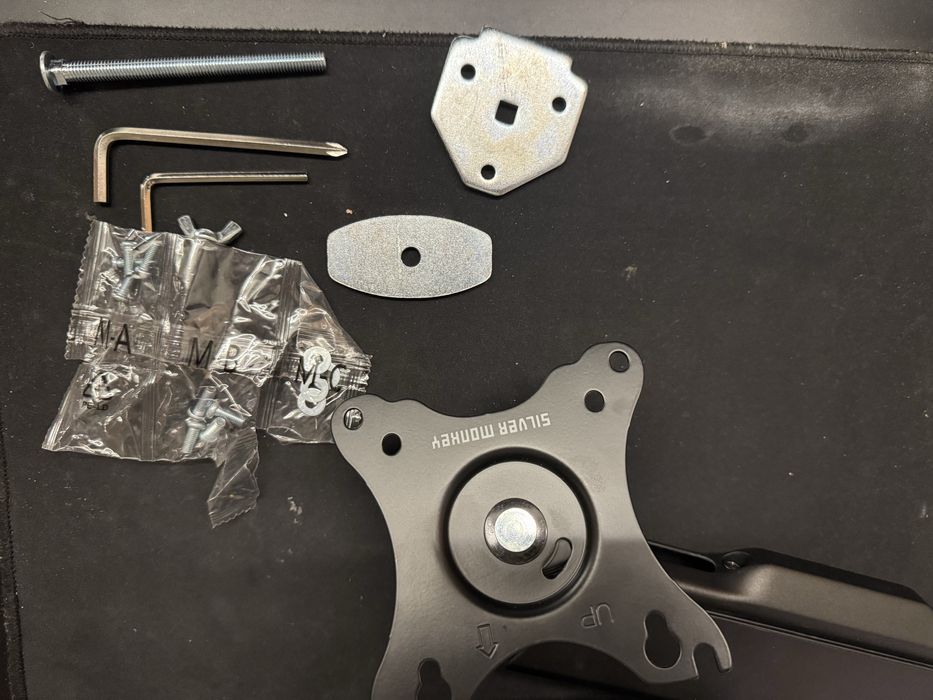 Używany uchwyt do monitora Silver Monkey UM-600