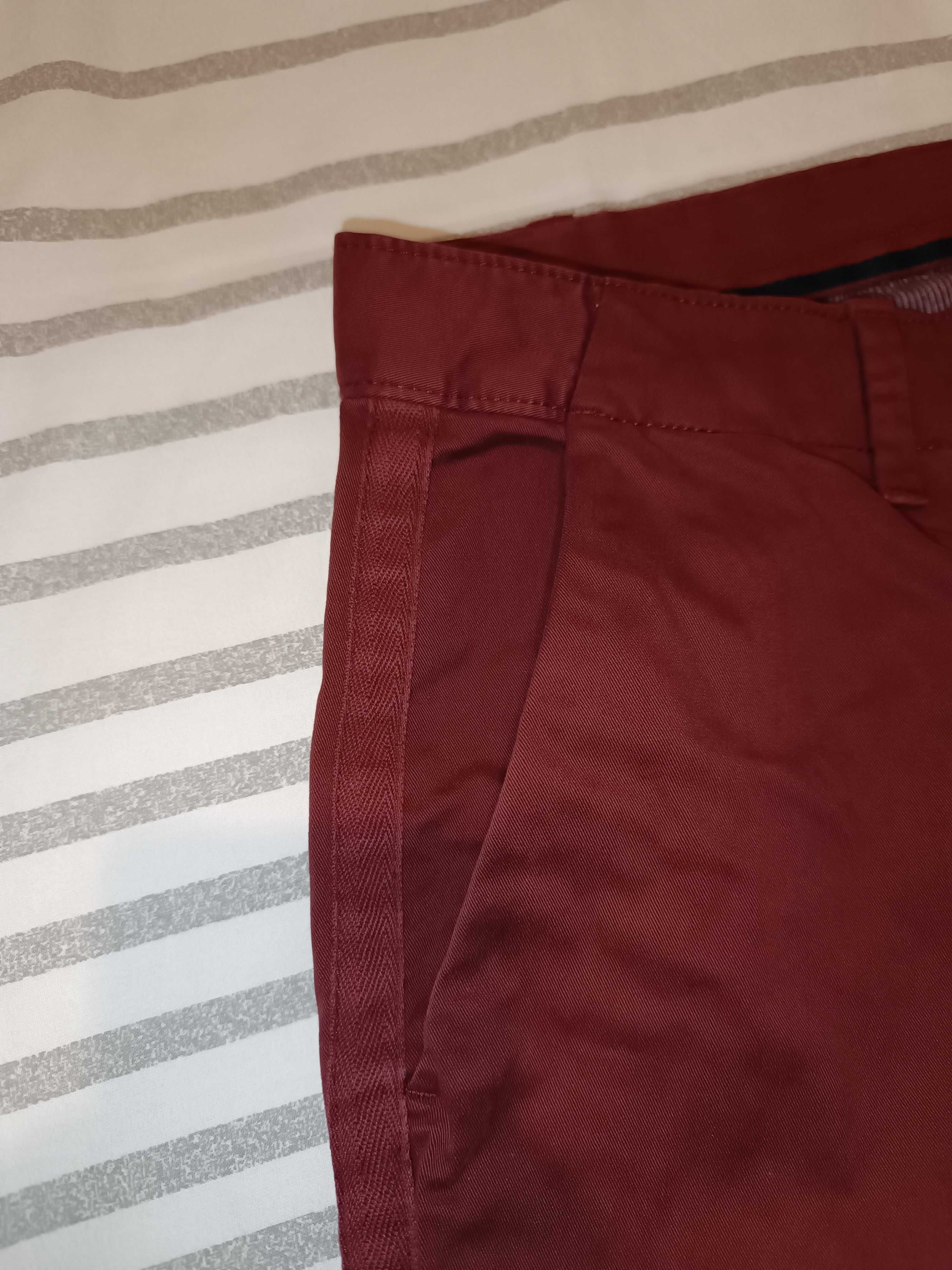 GAP - Calças Chino Girlfriend Bordeaux