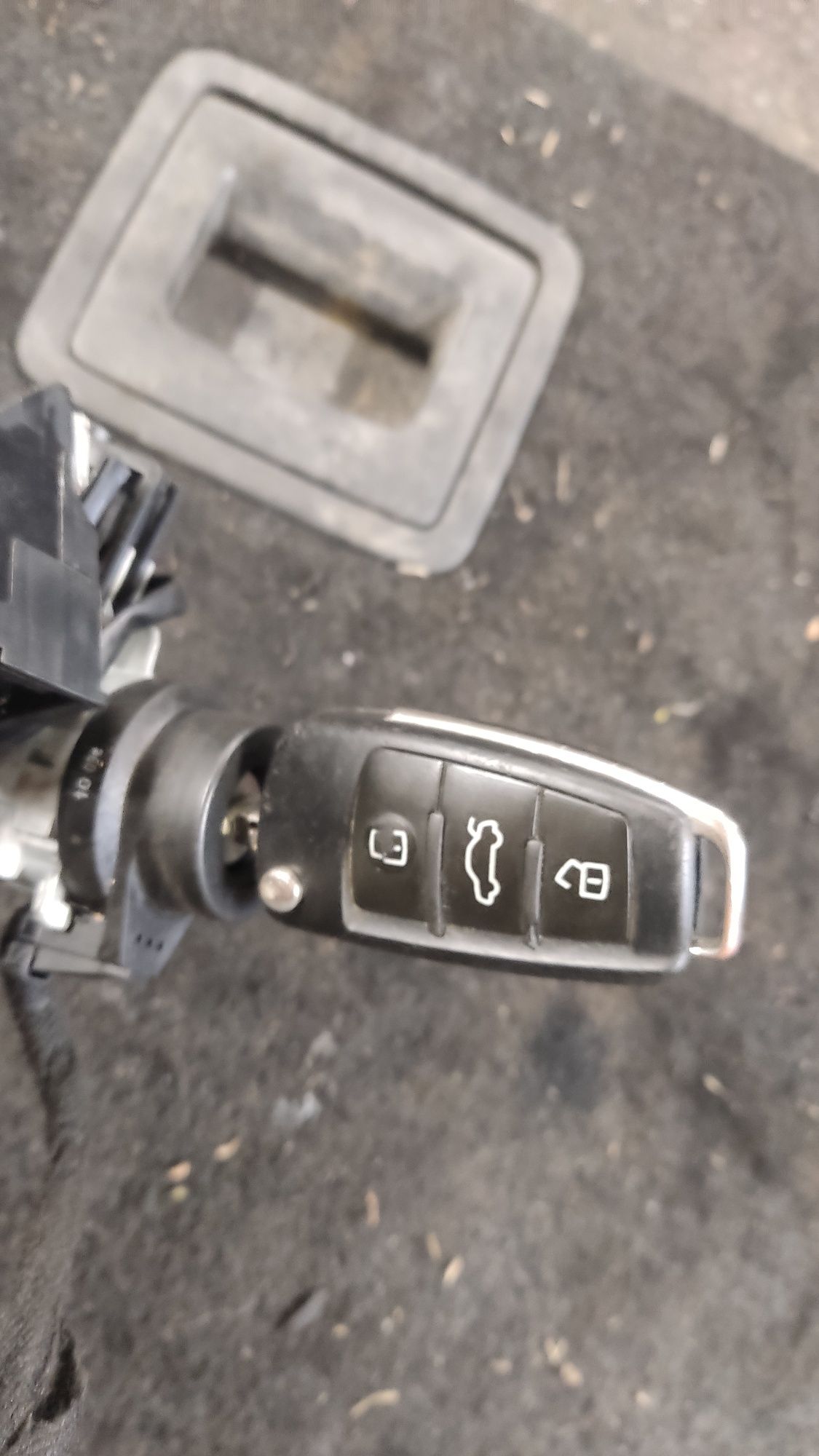 Stacyjka kluczyk komplet audi a3 8p lift