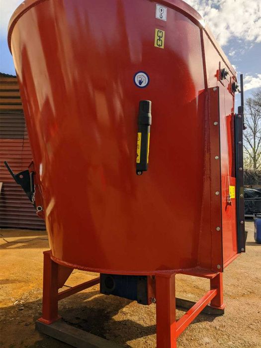 Mieszalnik pasz DM 2 ( Nowy )