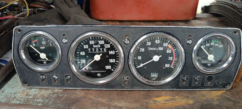 Приборная панель шкода 105,120,125 GLS.