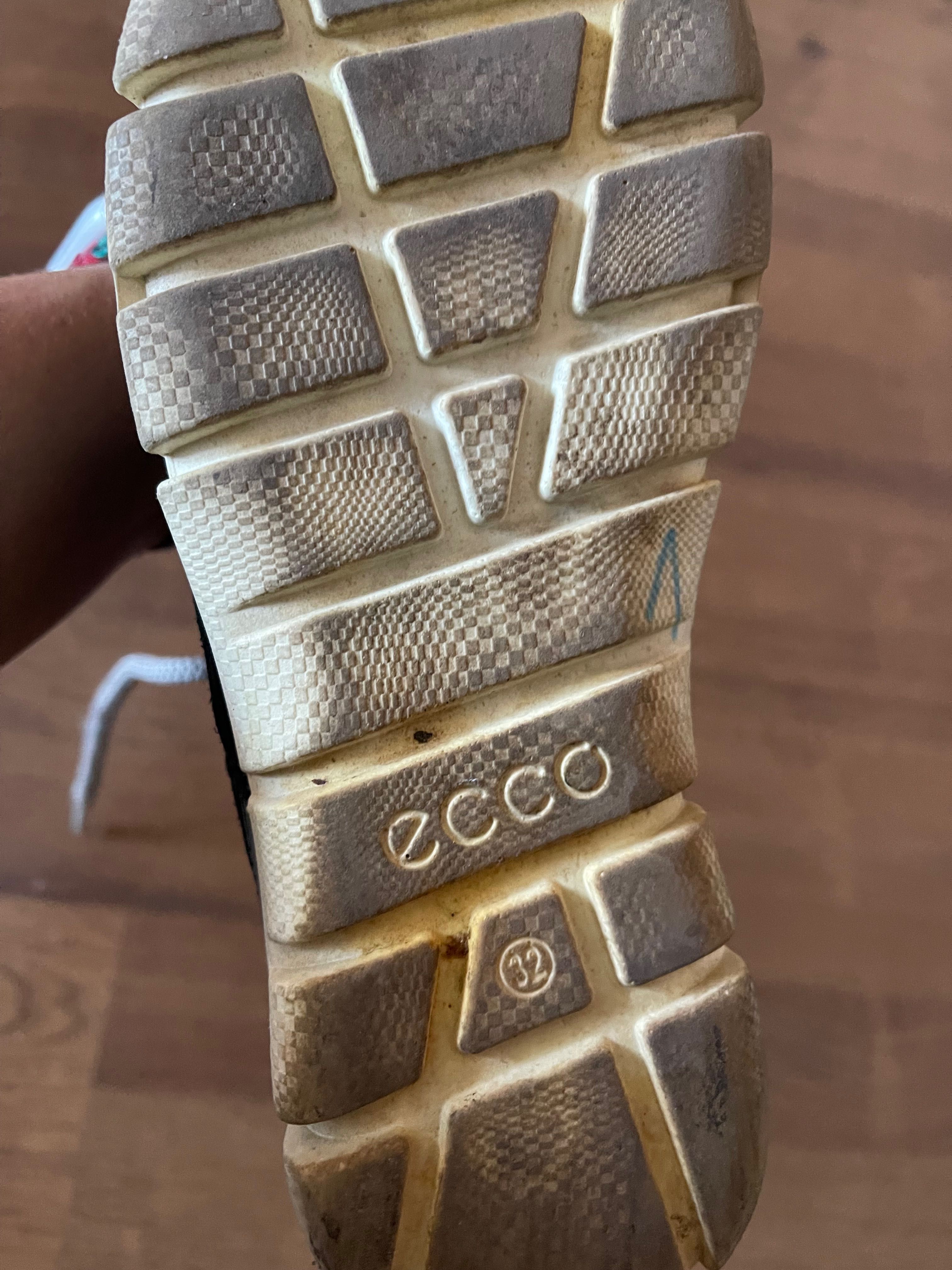 Демисезонные кроссовки ботиночки Ecco