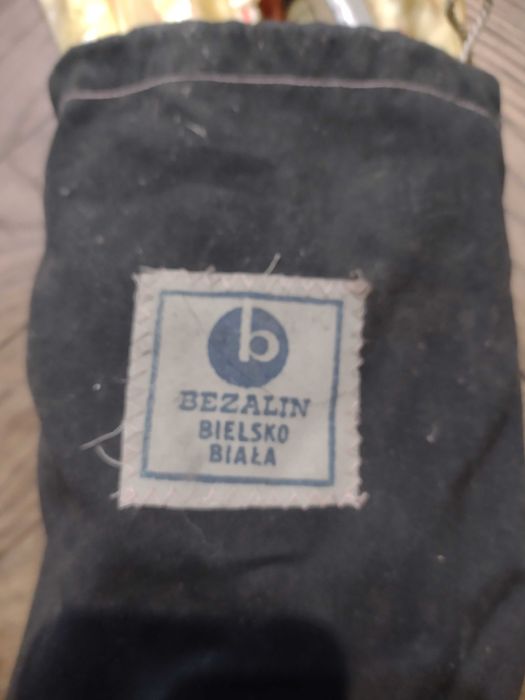 Stara lina asekuracyjna, kotwiąca Bezalin