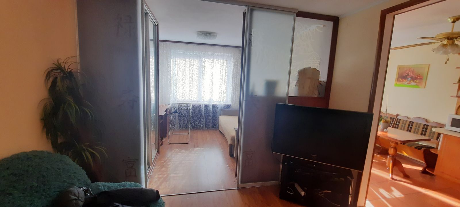 Сдам 2 ком. разд. кв. у метро по ул. Юности 8/2