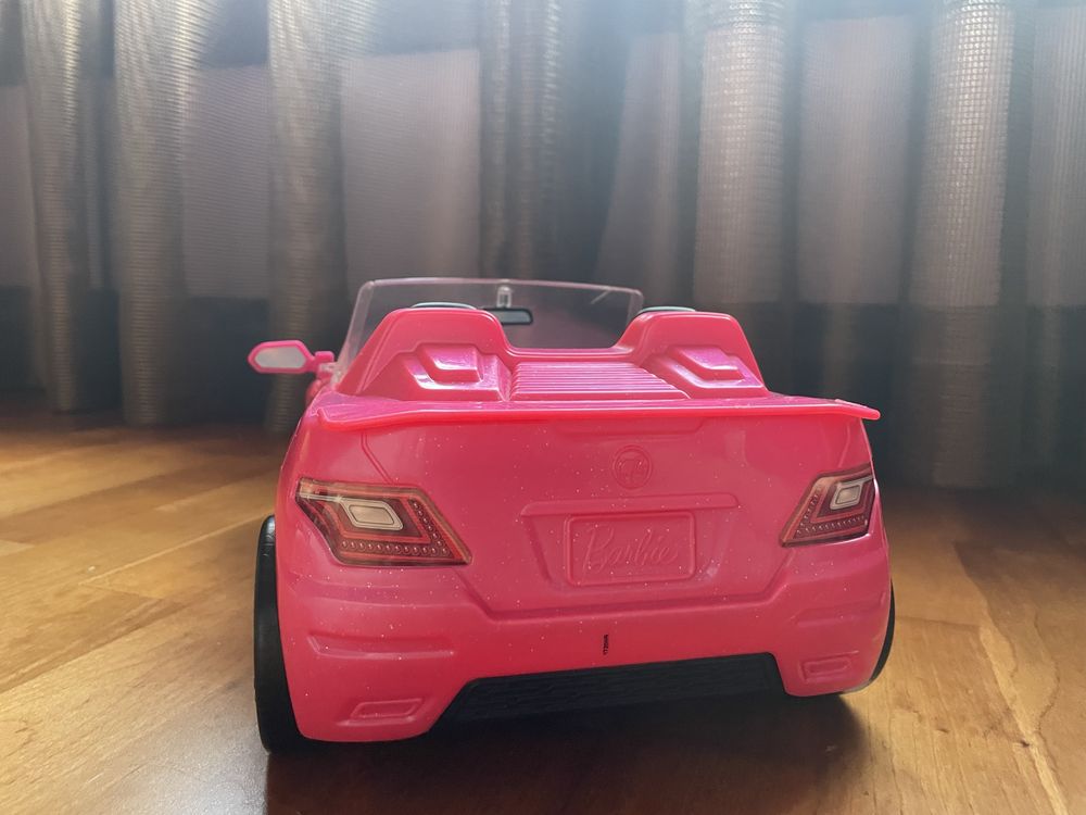 Carro descapotável da Barbie