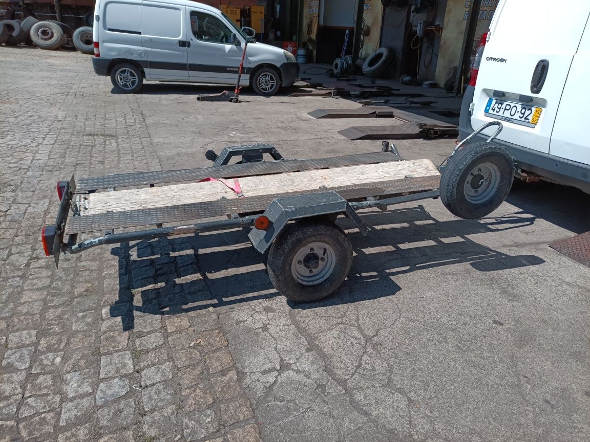 Atrelado para motos