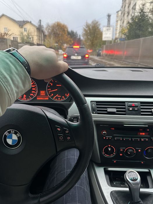 Бмв е91 2.0 бензин в гарному стані