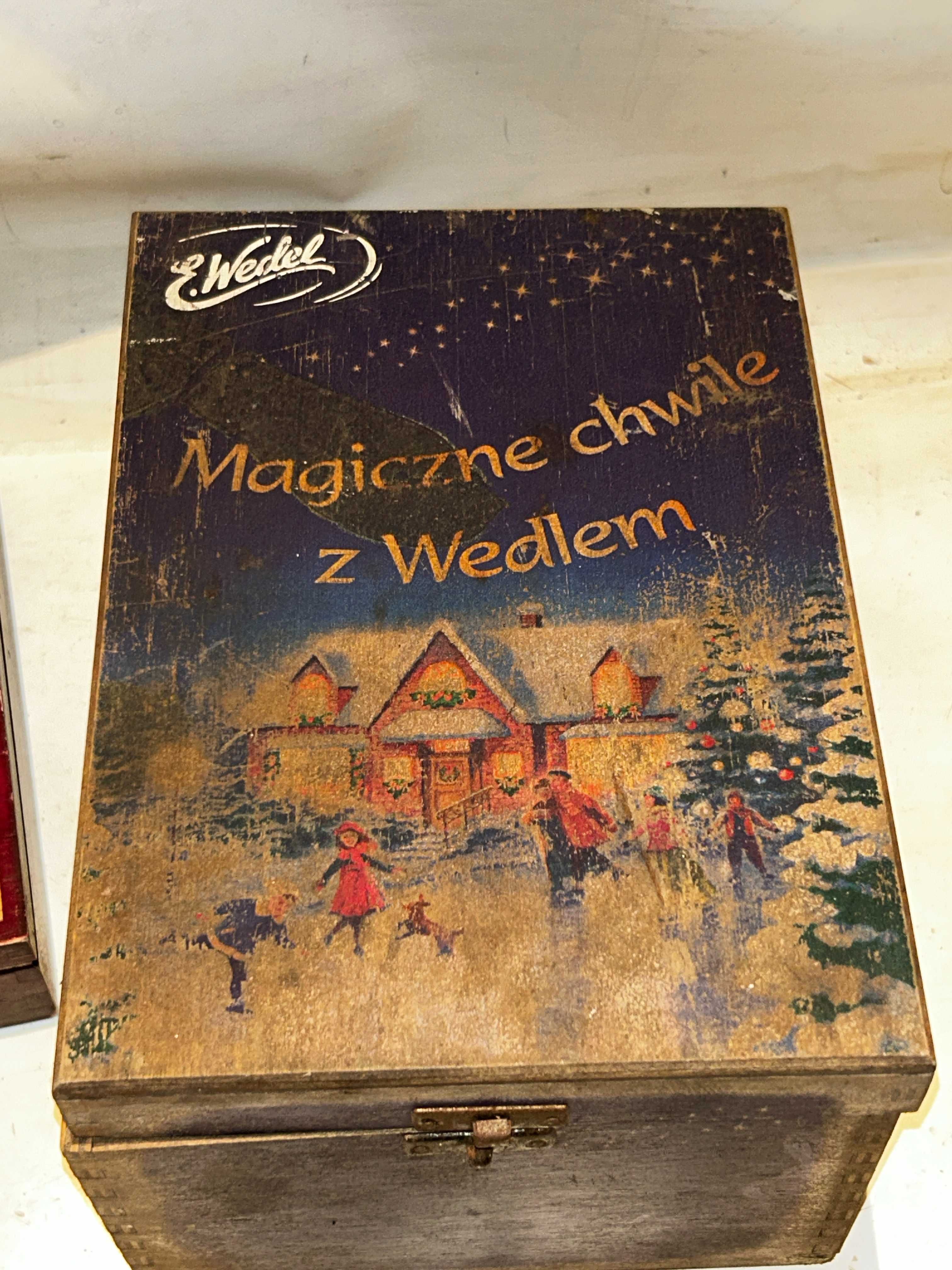2 drewniane pudełka WEDEL i WAWEL