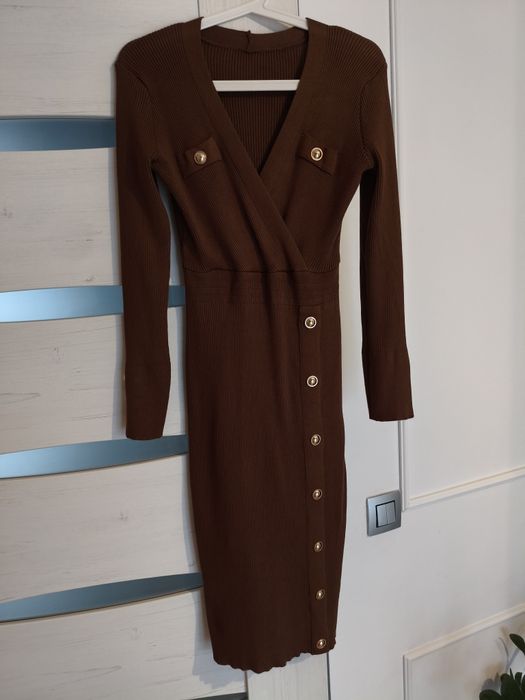 Brązowa sukienka damska dzianinowa