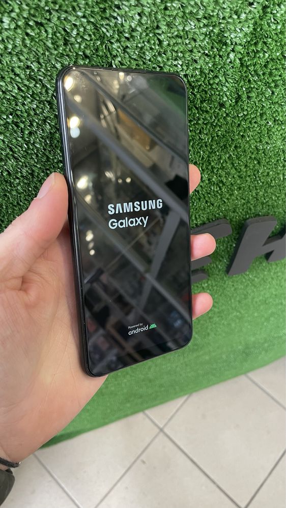 Продам телефон samsung a04e 3/64 gb