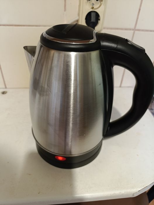 Електрочайник. 2л. Новий. Розпродаж