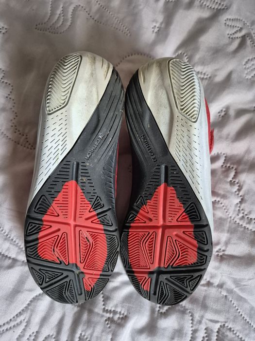 Buty halowe do piłki nożnej halówki