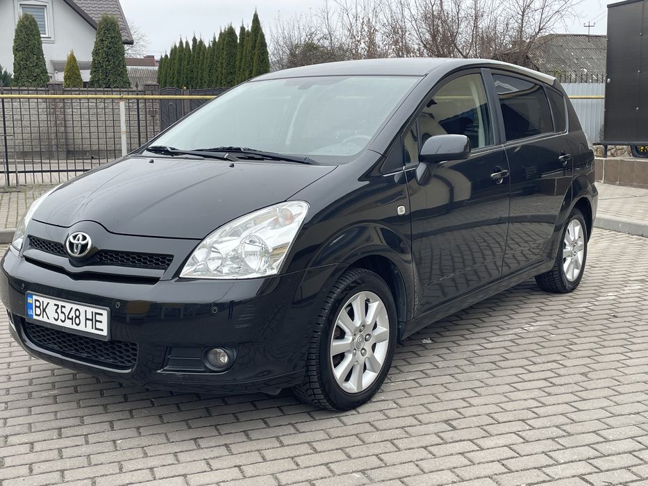 продам Toyota Corolla Verso