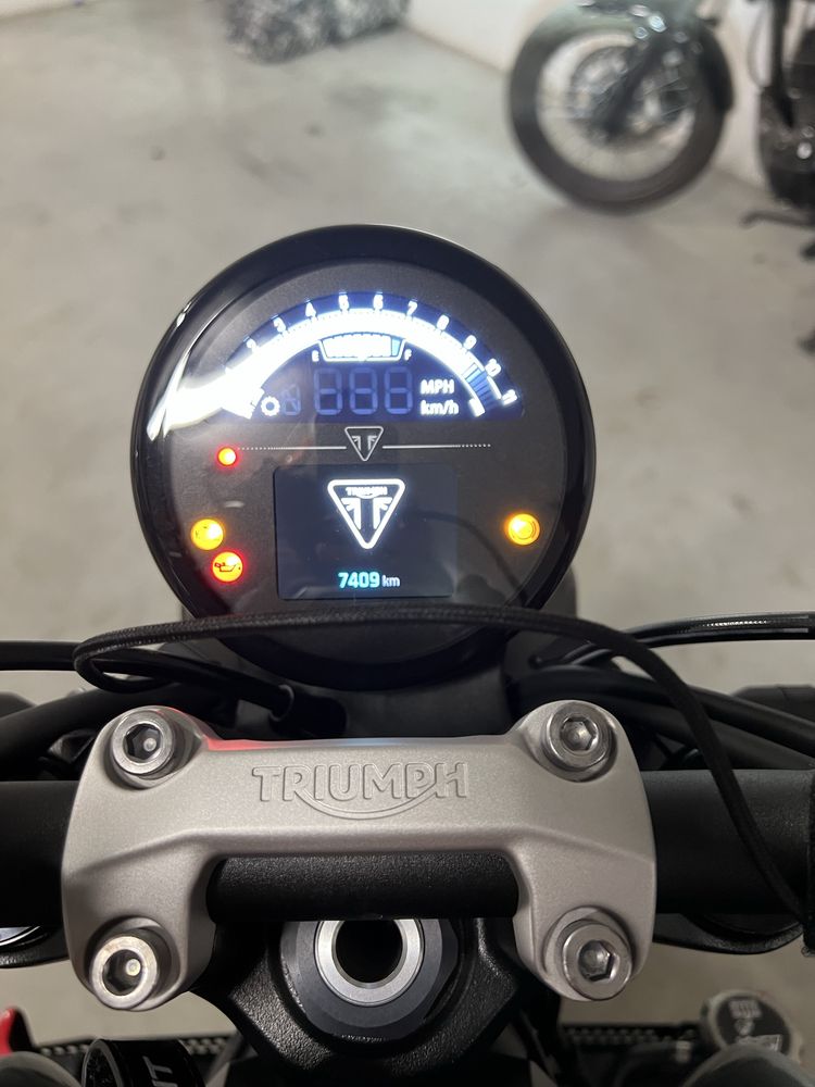 Triumph trident 660, doposażony, polecam.