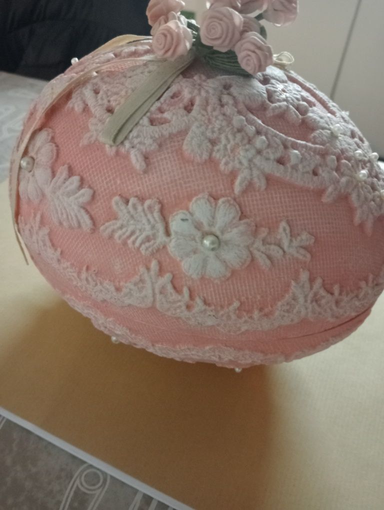 Ovo feito em gesso para bijuterias