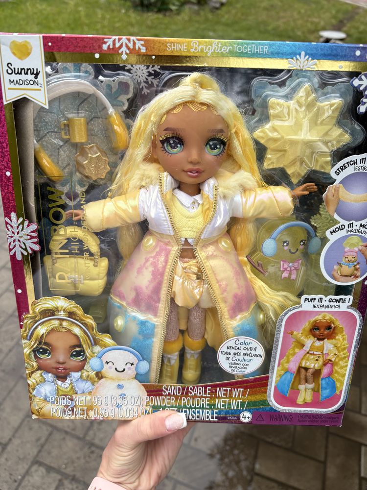 Rainbow High Winter Wonderland Sunny Violet Bella
