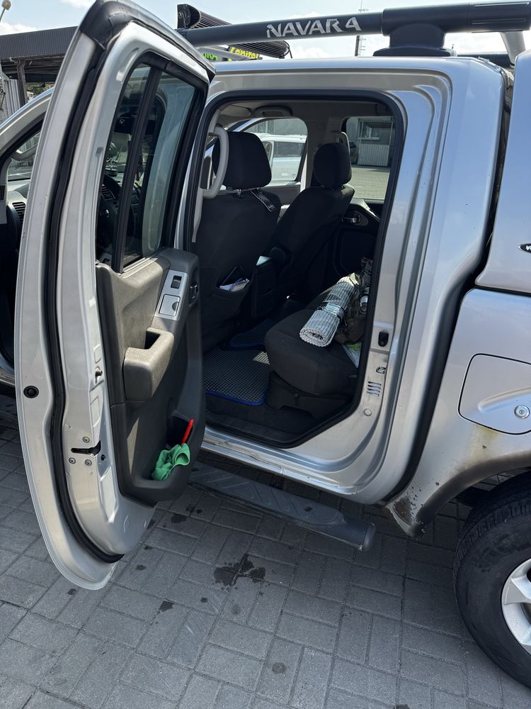 Продам авто, Nisan navara D40 2006 року. З обємом 2,5л.