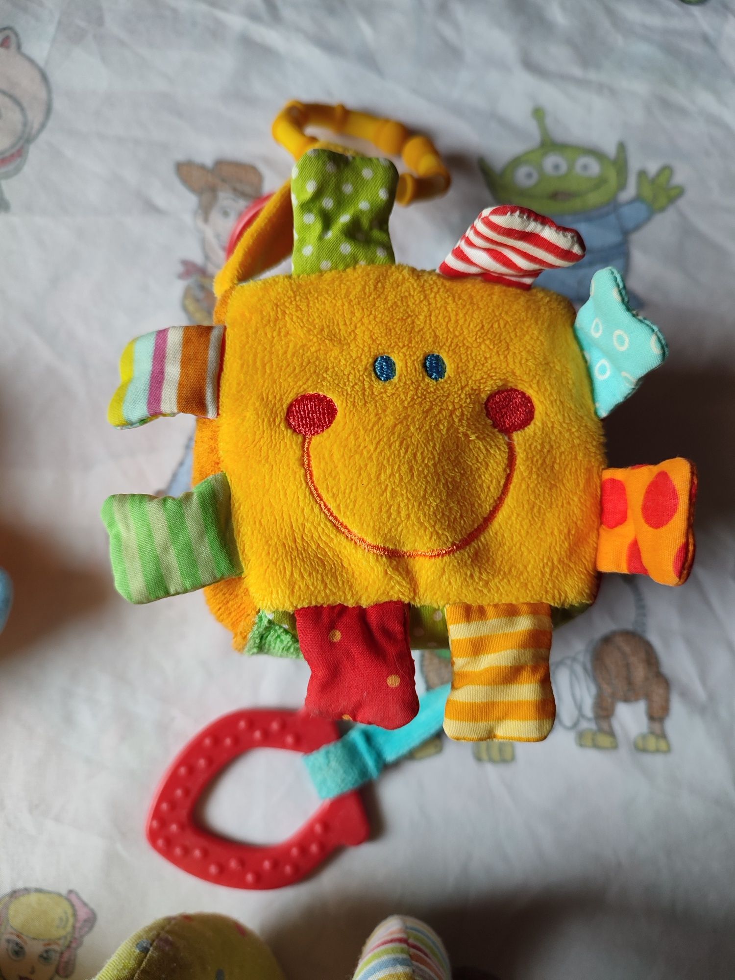 Игрушки на коляску/ развивающие игрушки