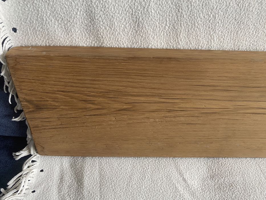 Deska dębowa, długość to 146,5 cm, szerokość 19 cm, grubość 3 cm