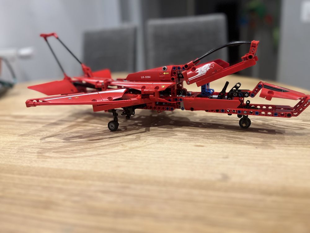 Lego Technic Odrzutowiec 9394
