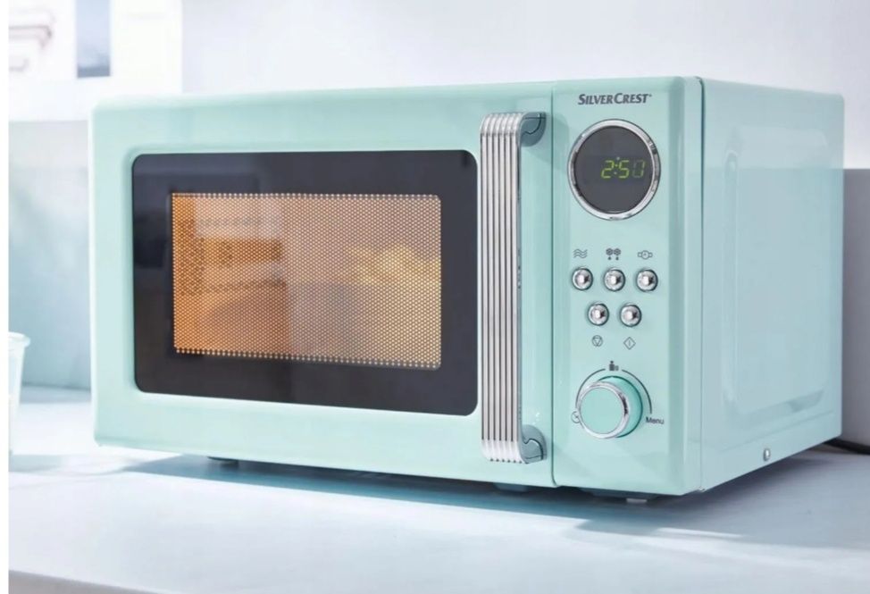 Kuchenka mikrofalowa w stylu retro