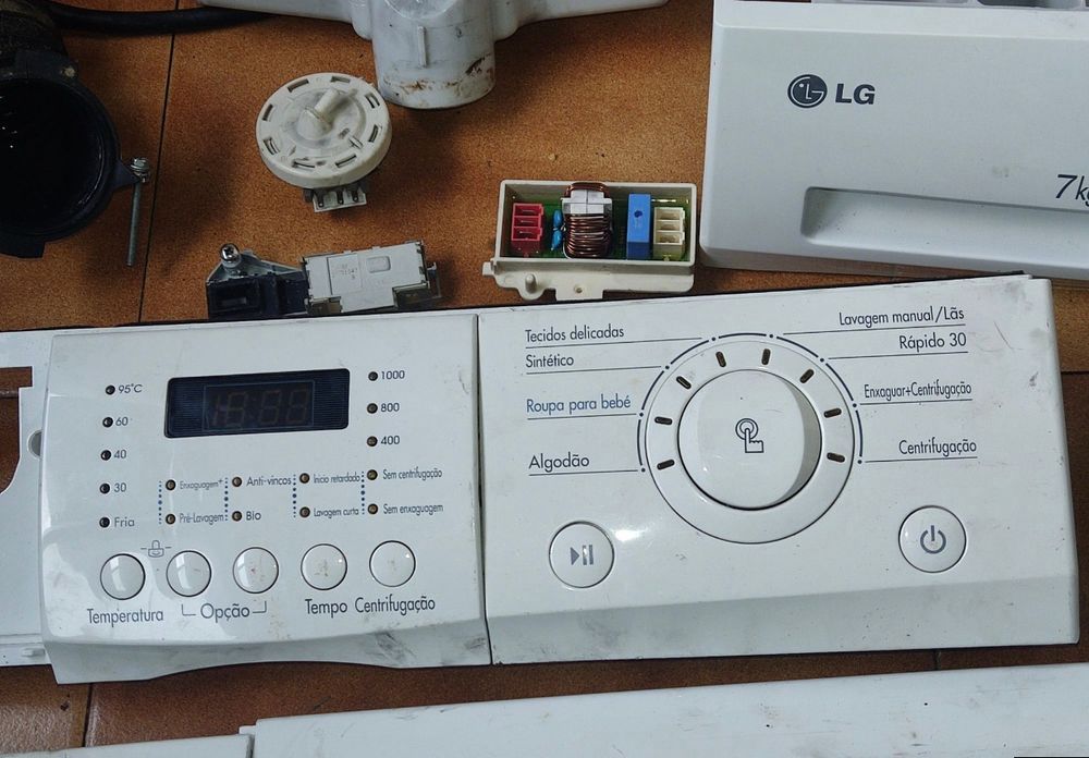 Máquina de lavar roupa LG 7Kgs WD-10490TP para venda de peças