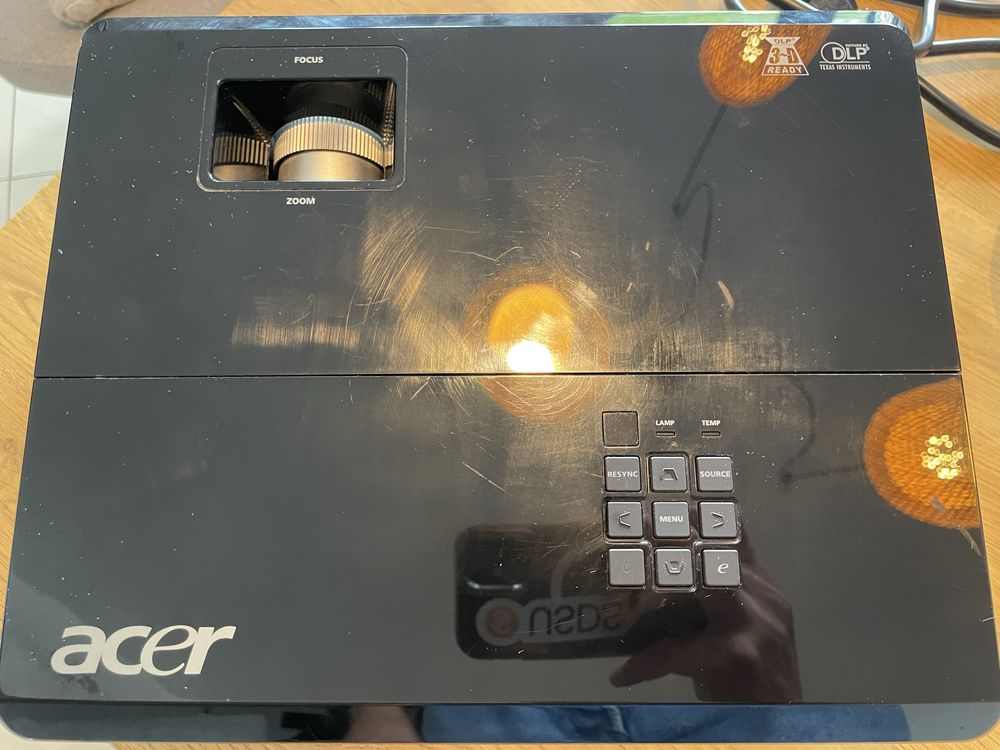 Projektor Acer z dodatkami