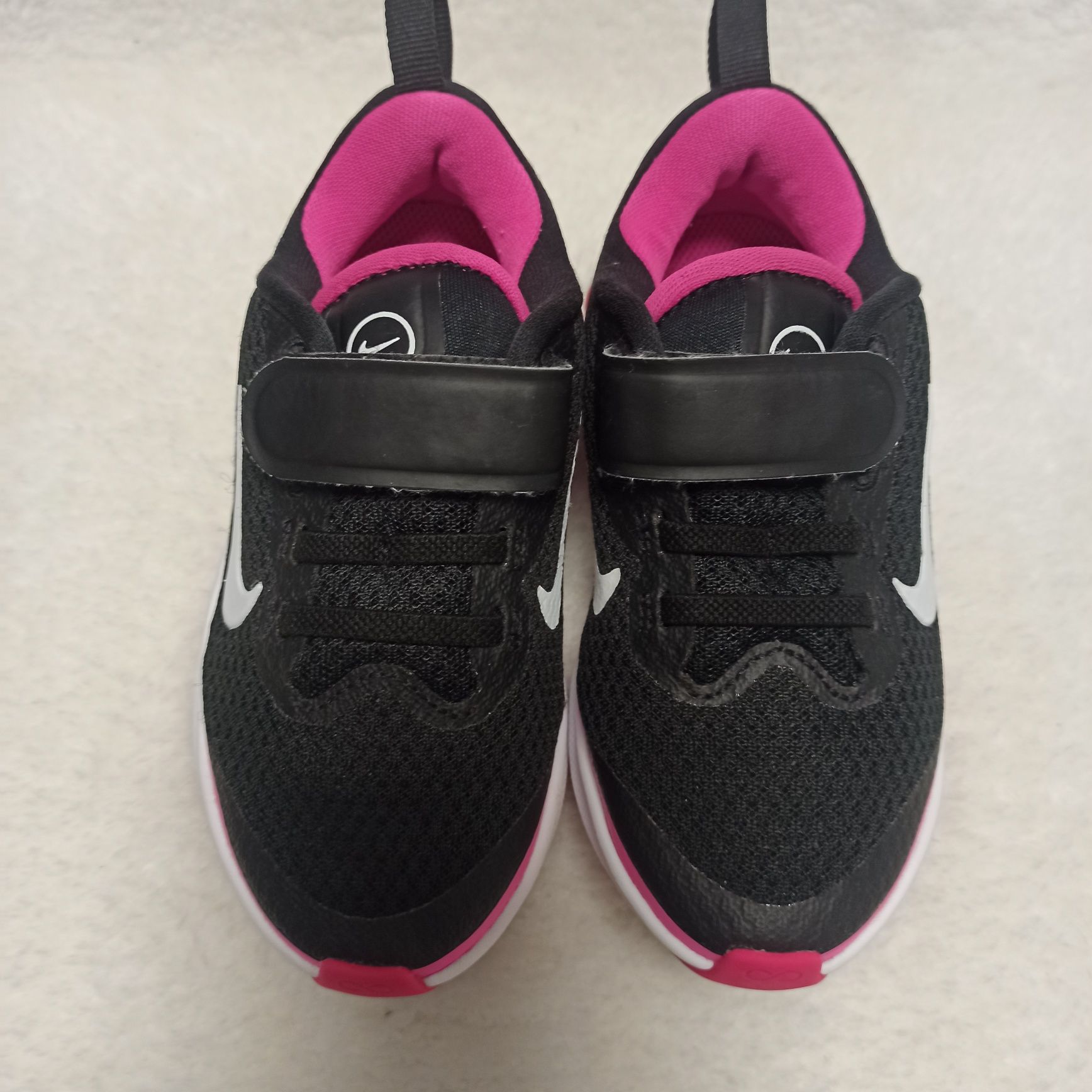 Оригінал NIKE, 27.5 розмір, устілка 18 см, кросівки для дівчинки