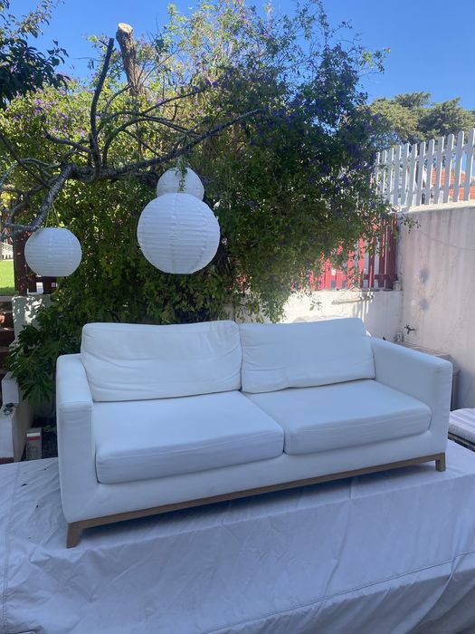 Sofa Branco 2,11 comprimemto,  profundidade 90 altura 68cm