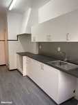 Apt remodelado, boas áreas, zona familiar, bons acessos, muito central