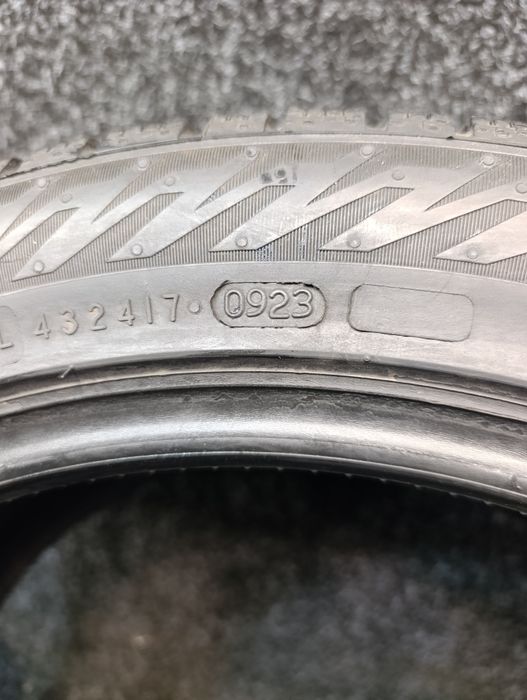 235/45R18 Nokian Hakkapeliitta R5 EV