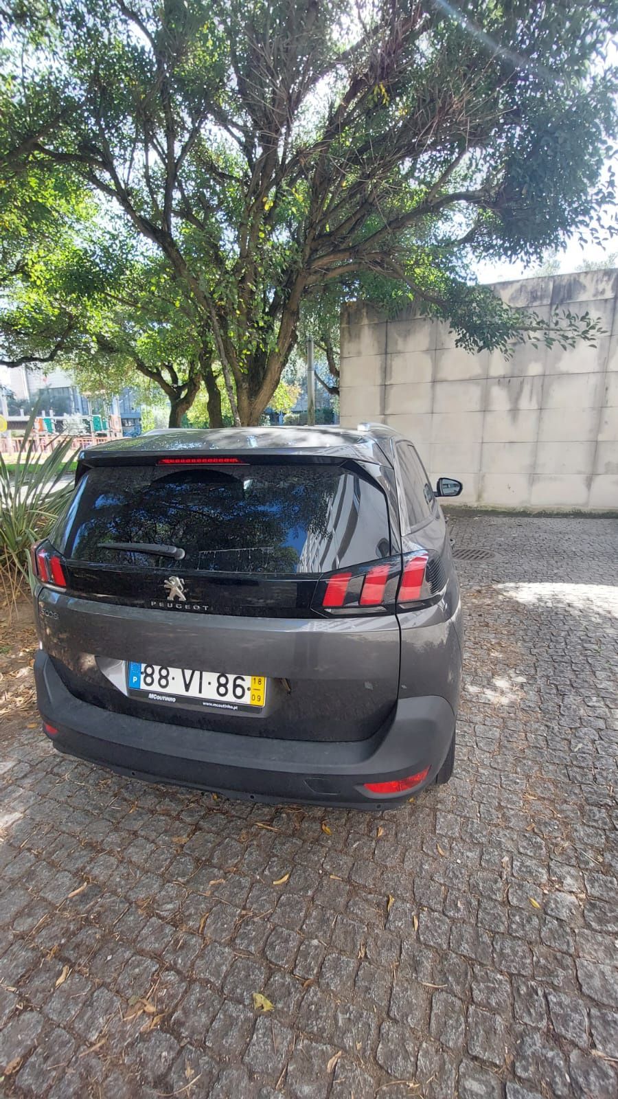 Peugeot 5008 blue HDi alure