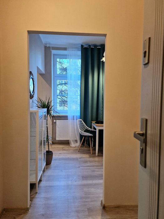 Komfortowa kawalerka w centrum.Karmelicka 1/AWF. Od zaraz.Stałe opłaty